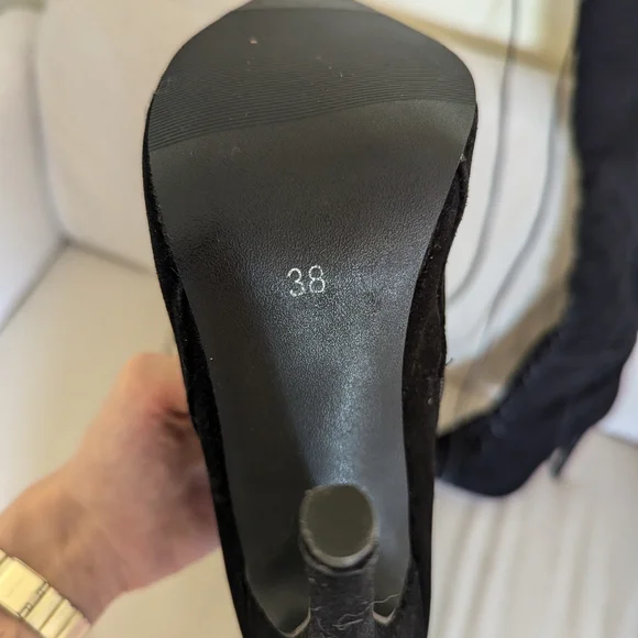 Black Over-the-Knee Lace-Up Boots - Picture 3 of 7